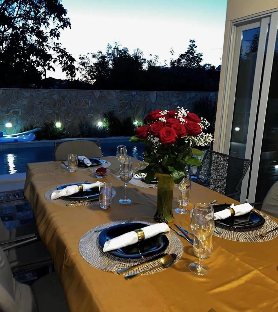 Holiday Home Villa Monica Koreniki
